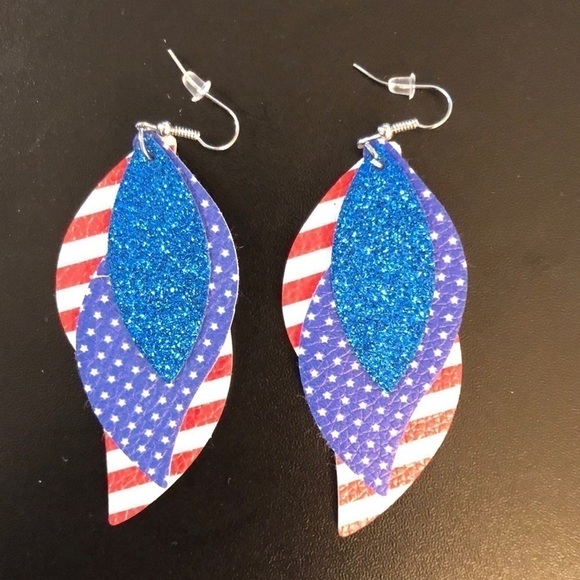 LIGHTWEIGHT Dangle Faux Leather 3 Layer Patriotic Teardrop Earrings - Picture 1 of 9